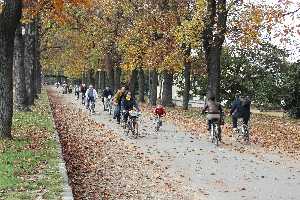 Xtrallusion offers characteristic Bed and Breakfast, B&B, Guest House, Hotel, Albergo and Country Lodge accommodation in Italy. Plus independent self-guided Walking, Adventure, Activity, Skiing and Paragliding Holiday itineraries on the Italian Rivieras, in the Italian Lakes, in the Italian Alps and in some of the most beautiful corners of Italy.